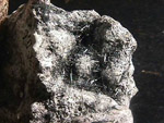 Jamesonite (cristalli fibrosi) su matrice